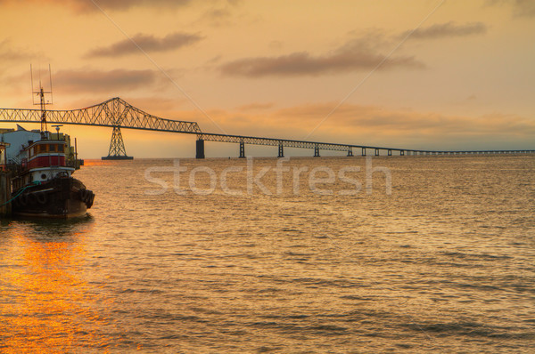 Pont coucher du soleil pilote ciel soleil océan [[stock_photo]] © bobkeenan