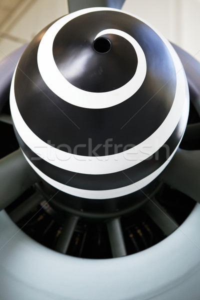戰鬥機 發動機 鼻子 錐體 黑白 螺旋 商業照片 © bobkeenan