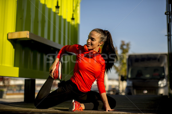 Promenada funcţionare dimineaţă urban Căşti Imagine de stoc © boggy
