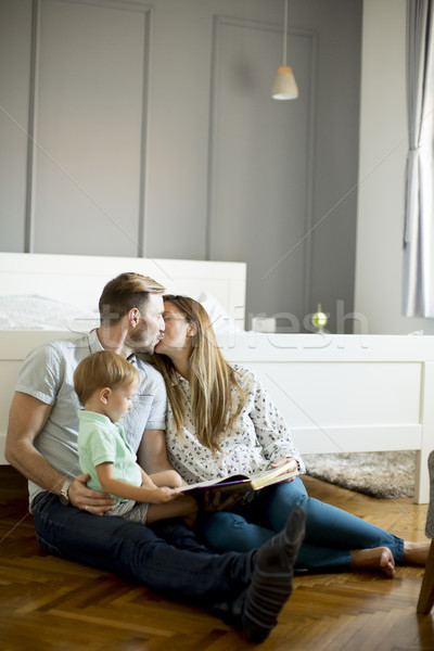 Ouders lezing boek weinig jongen leuk Stockfoto © boggy