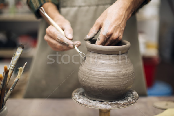 Tânăr ceramică atelier mână lucru Imagine de stoc © boggy
