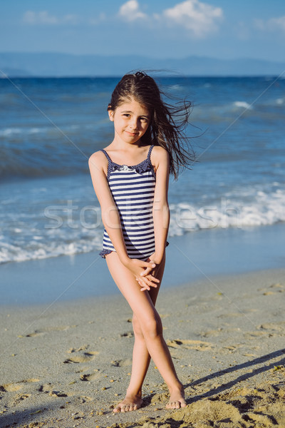 маленькие девочки на пляже