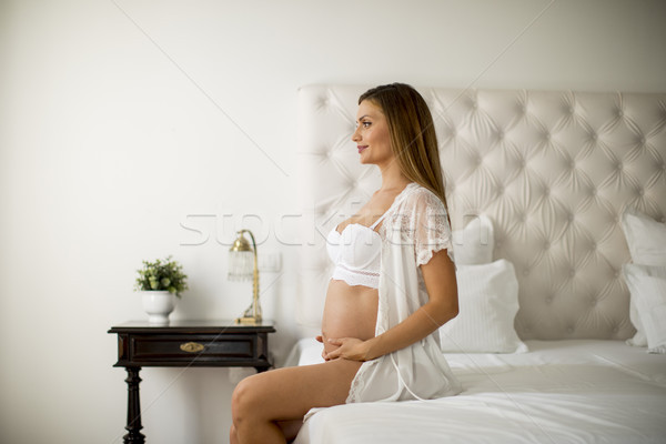 Foto stock: Jovem · mulher · grávida · sessão · cama · bastante · casa