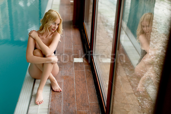 Foto stock: Bastante · mulher · jovem · relaxante · piscina · estância · termal · centro