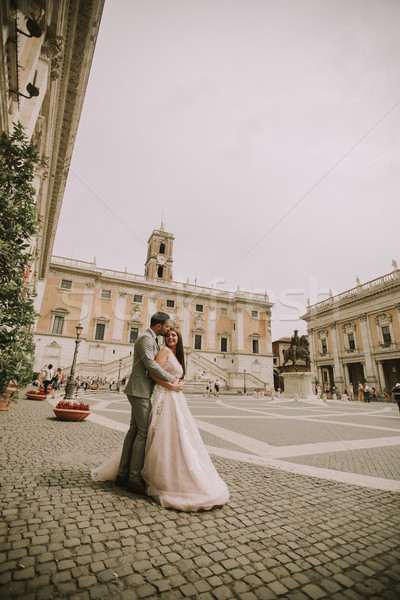 Fiatal esküvő pár domb Róma Olaszország Stock fotó © boggy