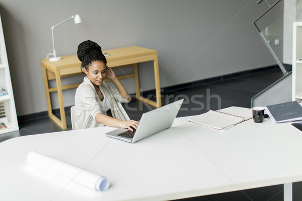 Mulher jovem escritório negócio computador homem trabalhar Foto stock © boggy