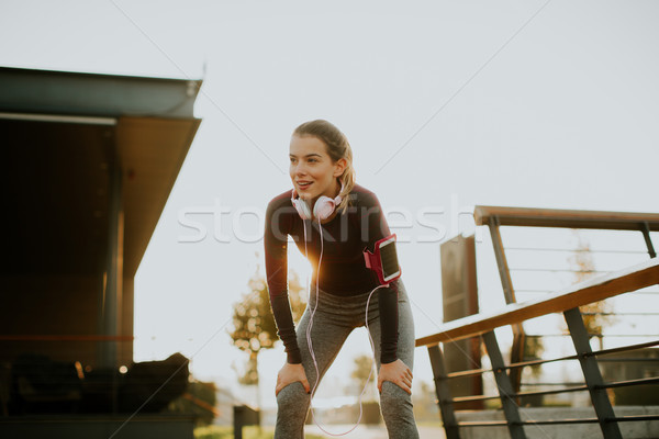 молодые Привлекательная женщина Runner перерыва бег Сток-фото © boggy