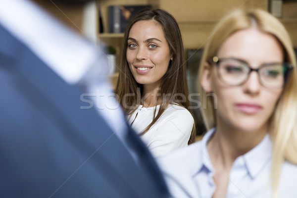 Portrait jeunes gens d'affaires permanent bureau affaires [[stock_photo]] © boggy