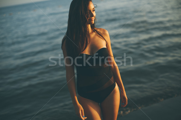 Dość młoda kobieta morza lata dzień plaży Zdjęcia stock © boggy