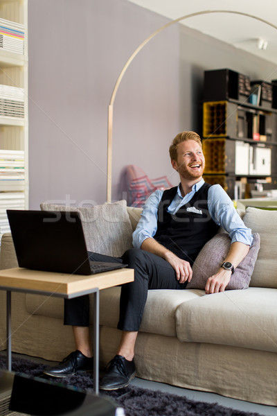 Homme bureau jeune homme travail portable ordinateur [[stock_photo]] © boggy