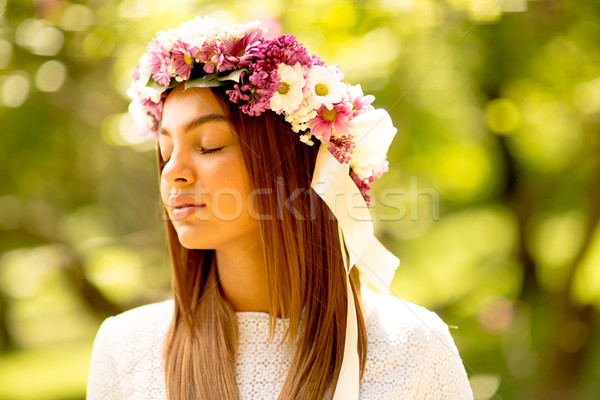 Retrato corona frescos flores cabeza Foto stock © boggy