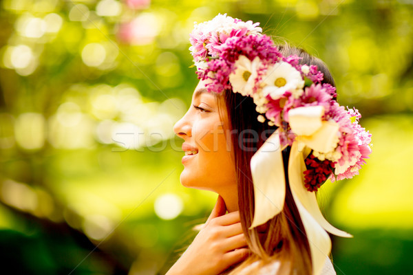 肖像 若い女性 花輪 新鮮な 花 頭 ストックフォト © boggy