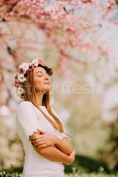 Portré fiatal nő koszorú friss virágok fej Stock fotó © boggy