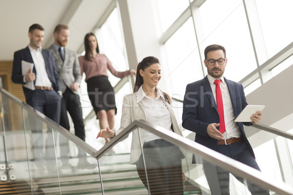 Jonge zakenlieden trap tablet werk technologie Stockfoto © boggy