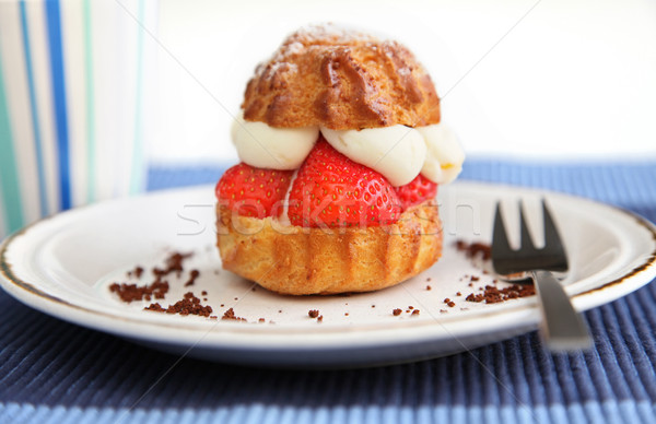 Delicious strawberry cake Stock photo © borna_mir