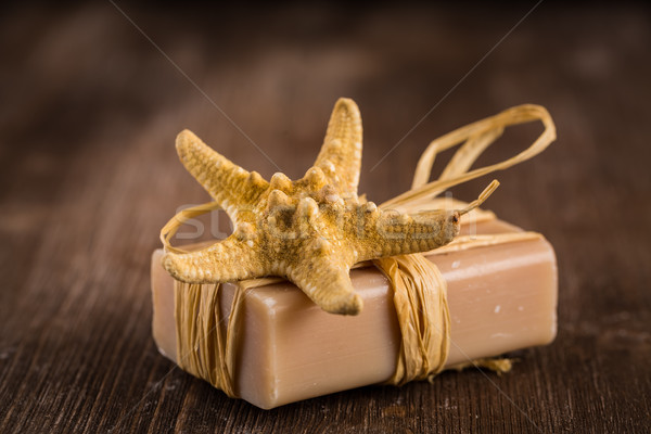 [[stock_photo]]: Bars · savon · bois · main · corps