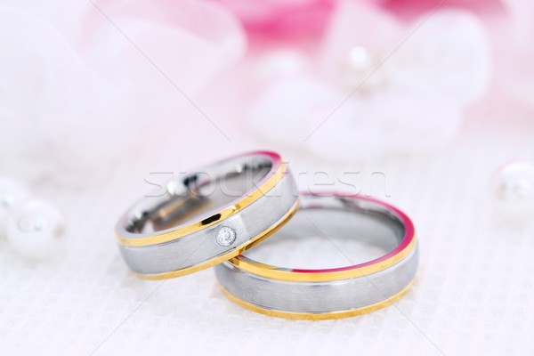 Kettő jegygyűrűk esküvő csendélet gyönyörű arany Stock fotó © brebca