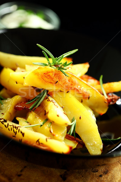 Gebacken Kartoffeln Käse Sauce Rosmarin Essen Stock foto © brebca