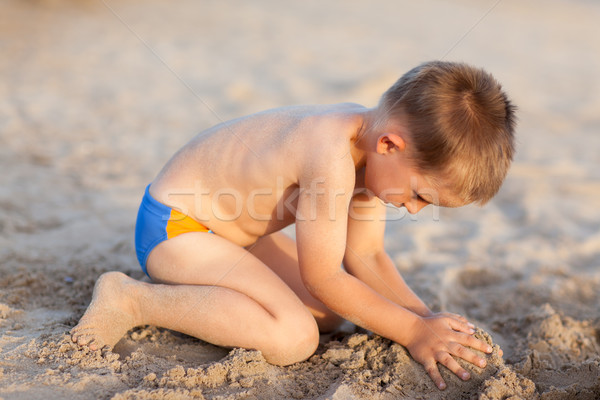 ребенка играет пляж мальчика здании двухуровневый стробирующий импульс Сток-фото © brebca