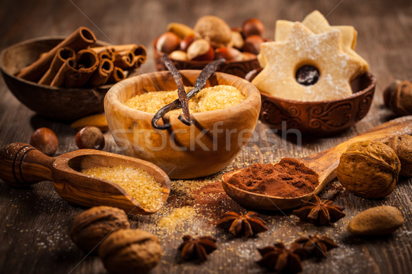 Ingrediente condimente Crăciun cookie-uri lemn Imagine de stoc © brebca