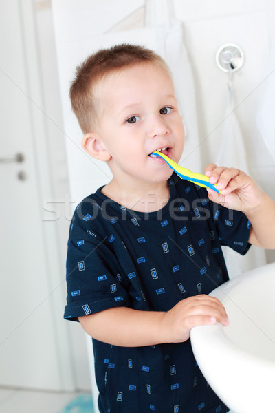 Zahnpflege wenig Junge Waschen Zähne Kind Stock foto © brebca