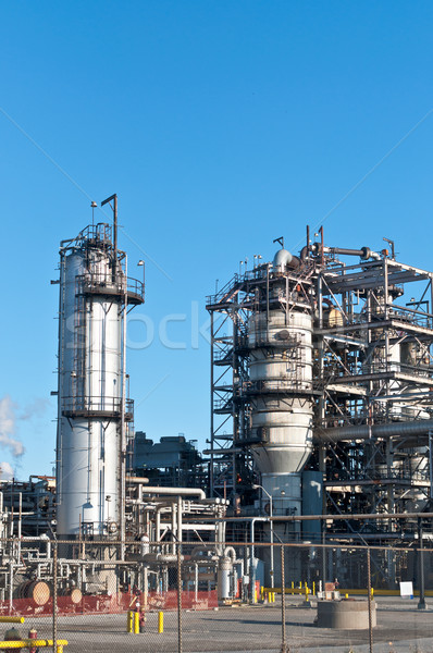 煉油廠 植物 管道 冷卻 塔 戶外活動 商業照片 © brianguest