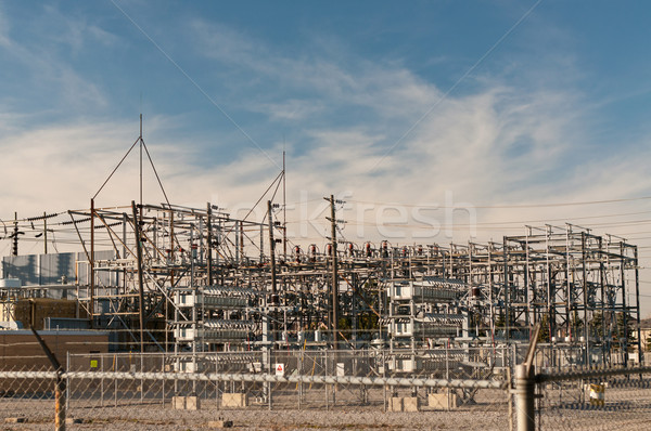 Transformador elétrico passos para baixo alta tensão doméstico Foto stock © brianguest