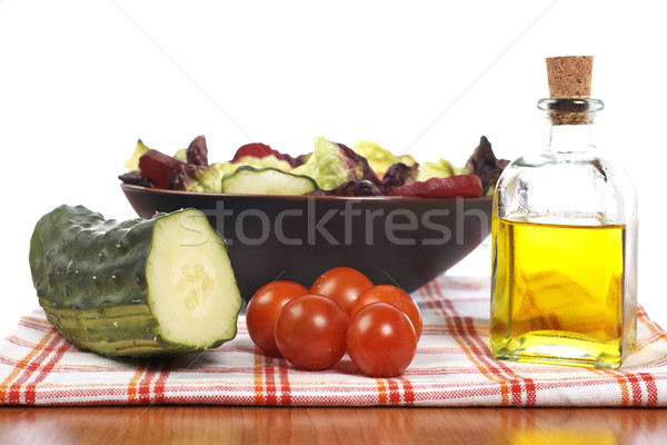 Mediterrán saláta saláta paradicsomok uborka olaj Stock fotó © broker