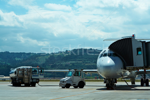 Stock foto: Wartung · Flugzeuge · Flughafen · LKW · Tanken · Flugzeug