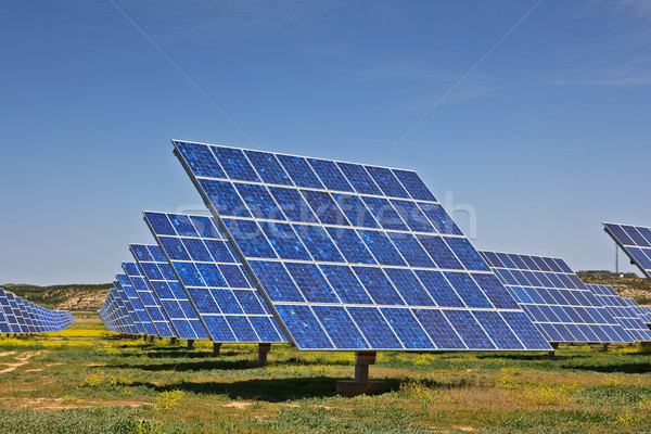 Güneş enerjisi bitki güneş panelleri elektrik santralı yenilenebilir enerji endüstriyel Stok fotoğraf © broker