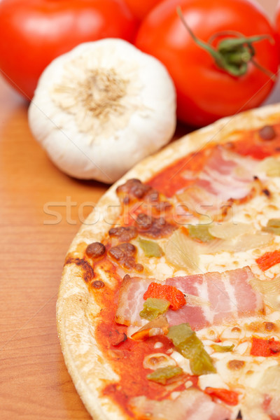 Stockfoto: Pizza · smakelijk · Italiaans · houten · ondiep · diner