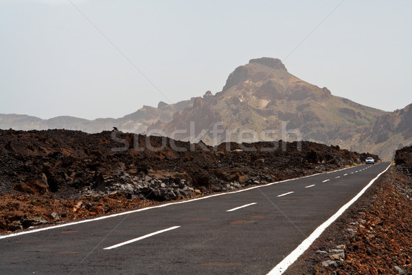 Auto eenzaam weg landschap berg bergen Stockfoto © broker