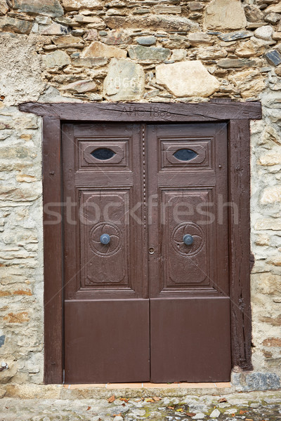 Antique bois porte belle vieille maison bâtiment [[stock_photo]] © broker