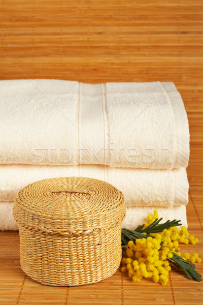 Fürdőkád kellékek szépségipari termékek bambusz sekély mélységélesség Stock fotó © broker