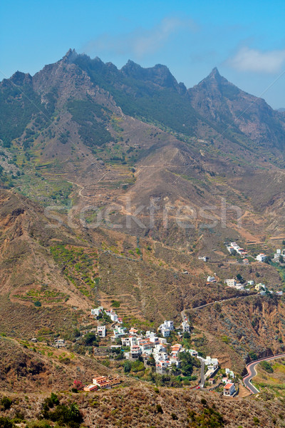 Kanári-szigetek falu kilátás hegyek Tenerife Spanyolország Stock fotó © broker
