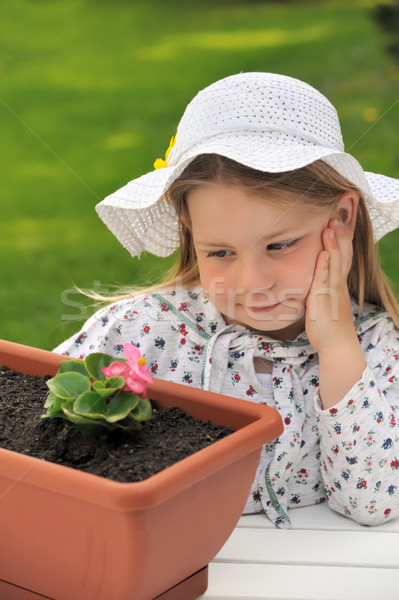 Petite fille jardinage fille mains main sourire [[stock_photo]] © brozova