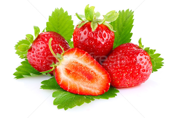 Foto d'archivio: Maturo · succosa · fragola · foglie · verdi · isolato · bianco