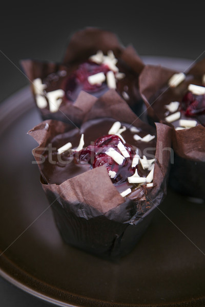 Heerlijk muffins bruin plaat foto Stockfoto © BrunoWeltmann