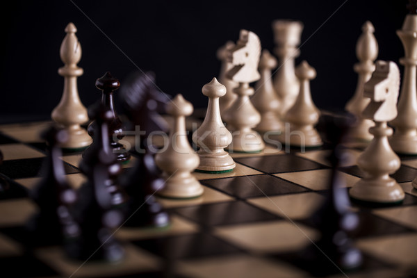 Schach weiß vs schwarz Holz Schachbrett Stock foto © BrunoWeltmann