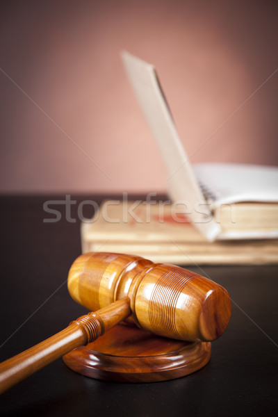 [[stock_photo]]: Vieux · droit · juge · crime · juridiques · marteau