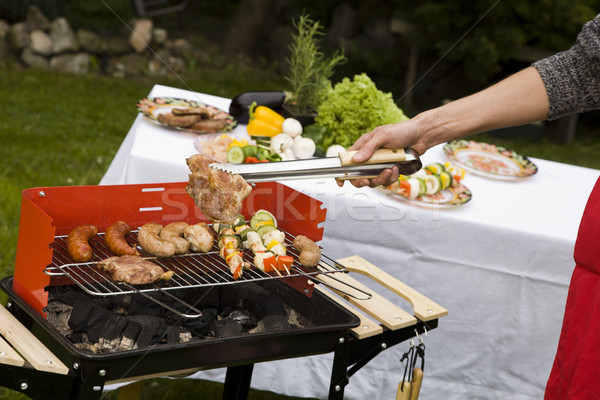 Grill tijd barbecue tuin voedsel partij Stockfoto © BrunoWeltmann