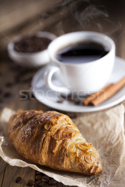 Zdjęcia stock: Kawy · słodycze · drewniany · stół · studio · ciasto