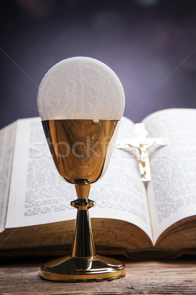 Szent tárgyak Biblia kenyér bor könyv Stock fotó © BrunoWeltmann