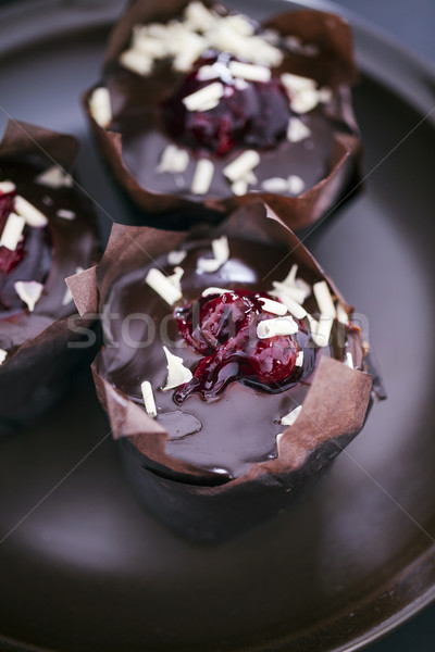 Heerlijk muffins bruin plaat foto Stockfoto © BrunoWeltmann