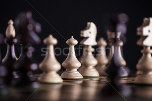 Satranç beyaz vs siyah ahşap satranç tahtası Stok fotoğraf © BrunoWeltmann