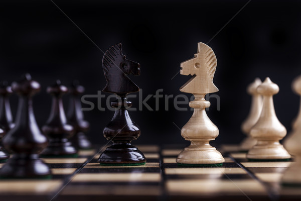 Piezas de ajedrez tablero de ajedrez competencia negocios juego Foto stock © BrunoWeltmann