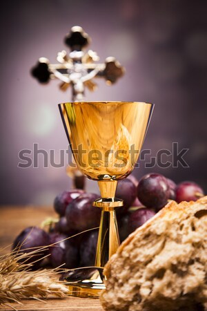Szent tárgyak Biblia kenyér bor könyv Stock fotó © BrunoWeltmann