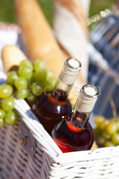 Foto d'archivio: Picnic · tempo · alimenti · freschi · erba · giardino · cielo