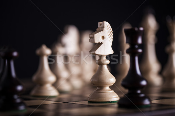 Foto stock: Ajedrez · blanco · vs · negro · tablero · de · ajedrez