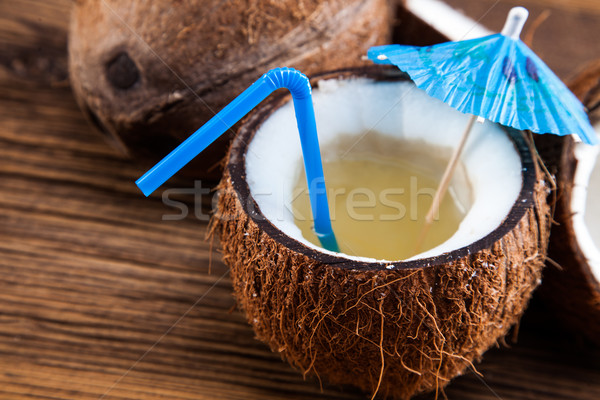 Mleko kokosowe drzewo mleka powłoki tropikalnych Zdjęcia stock © BrunoWeltmann